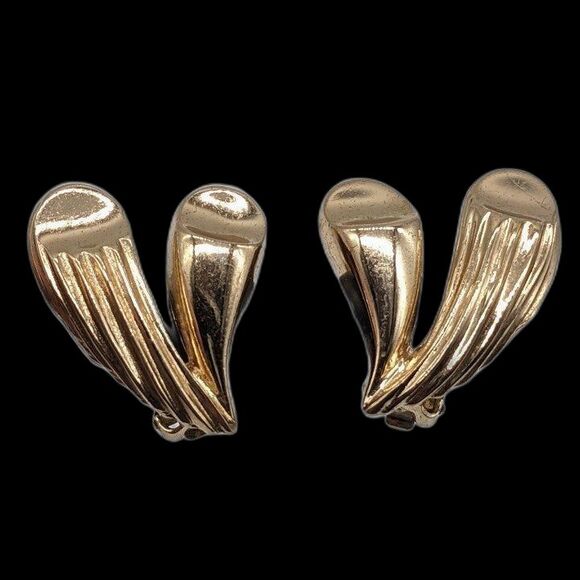 Vintage Signed Bergere Clip On Earrings - Gold Plated - Heart Shaped V Shaped - Picture 1 of 6